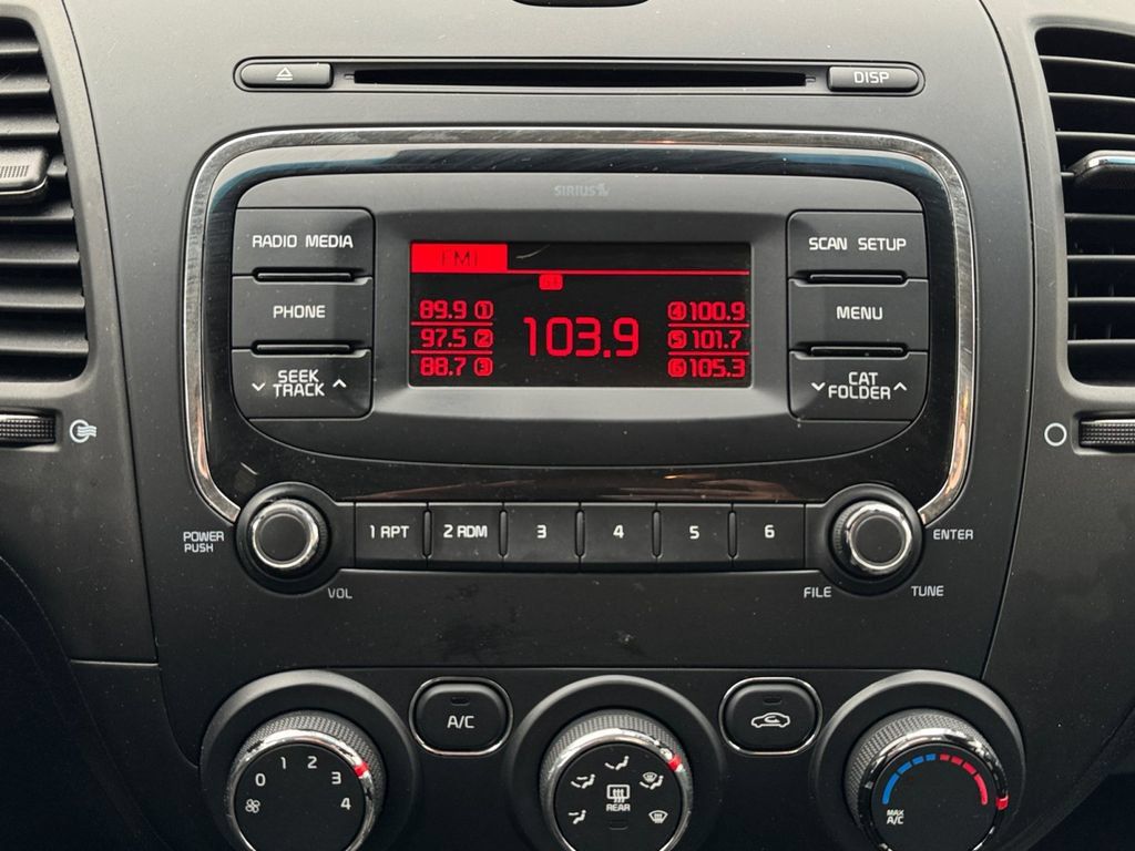 Used 2018 Kia Forte LX FWD image 21