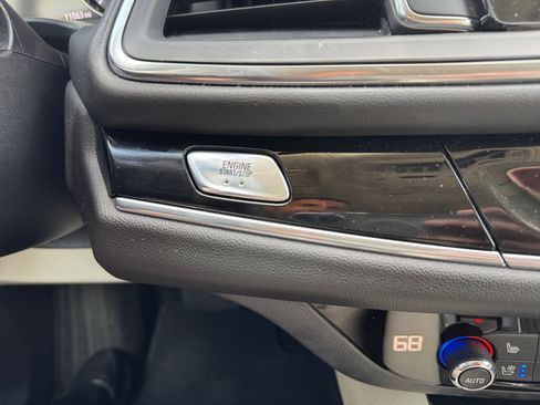 Used 2024 Buick Enclave Avenir w/ Avenir Technology Package image 28