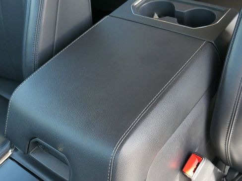 Used 2022 Ford Expedition XLT AWD/4WD image 30