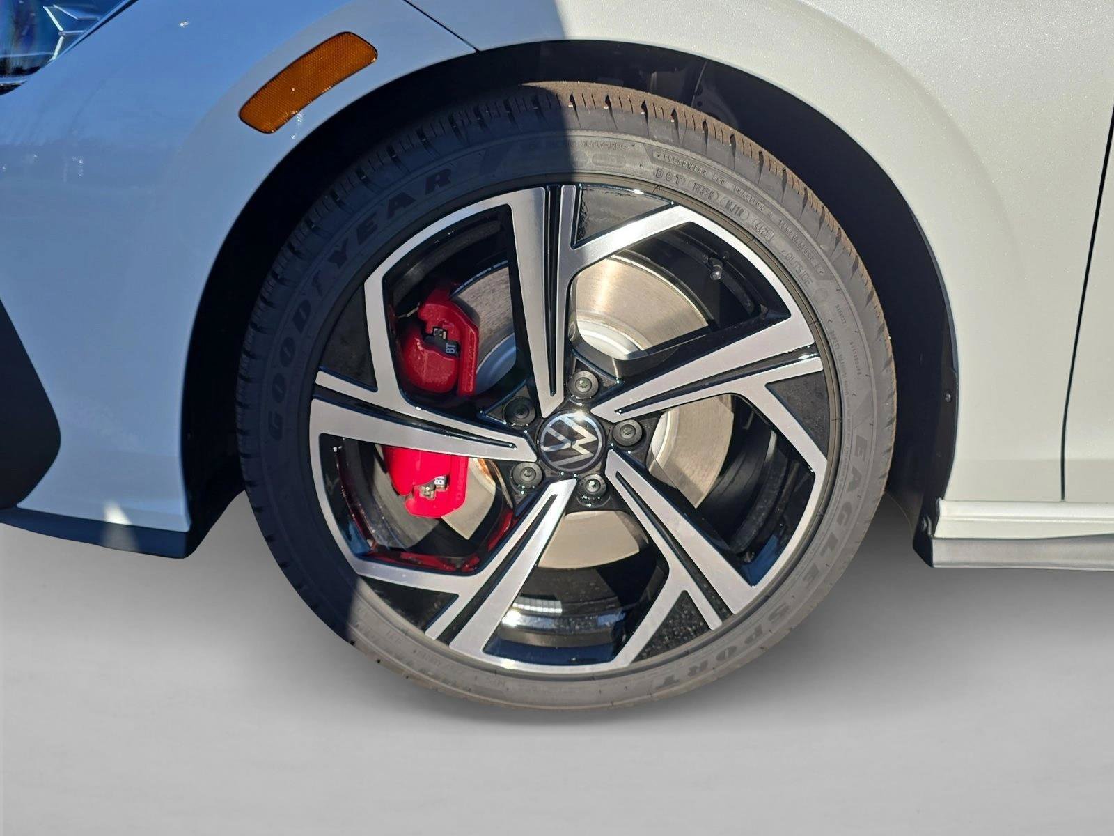 New 2026 Volkswagen GTI SE FWD image 11