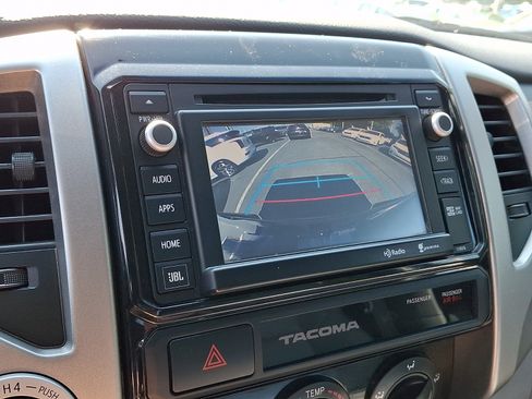 Used 2015 Toyota Tacoma 4x4 Double Cab w/ Limited Package image 16
