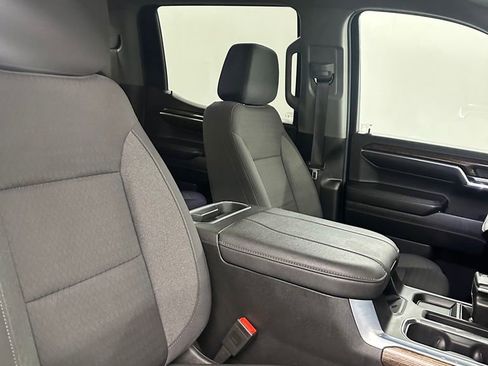 Used 2024 GMC Sierra 1500 Elevation w/ Preferred Package AWD/4WD image 39
