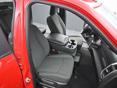 Used 2024 RAM 2500 Big Horn w/ Safety Group image 19