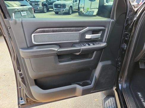 Used 2020 RAM 3500 Big Horn w/ Level 2 Equipment Group image 5