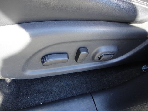 Used 2018 Nissan Pathfinder SL w/ SL Premium Package image 12