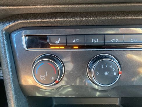 Used 2024 Volkswagen Tiguan SE image 26