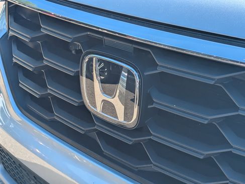 Used 2025 Honda Pilot EX-L image 12