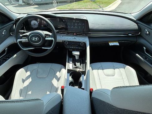New 2026 Hyundai Elantra Limited FWD image 23