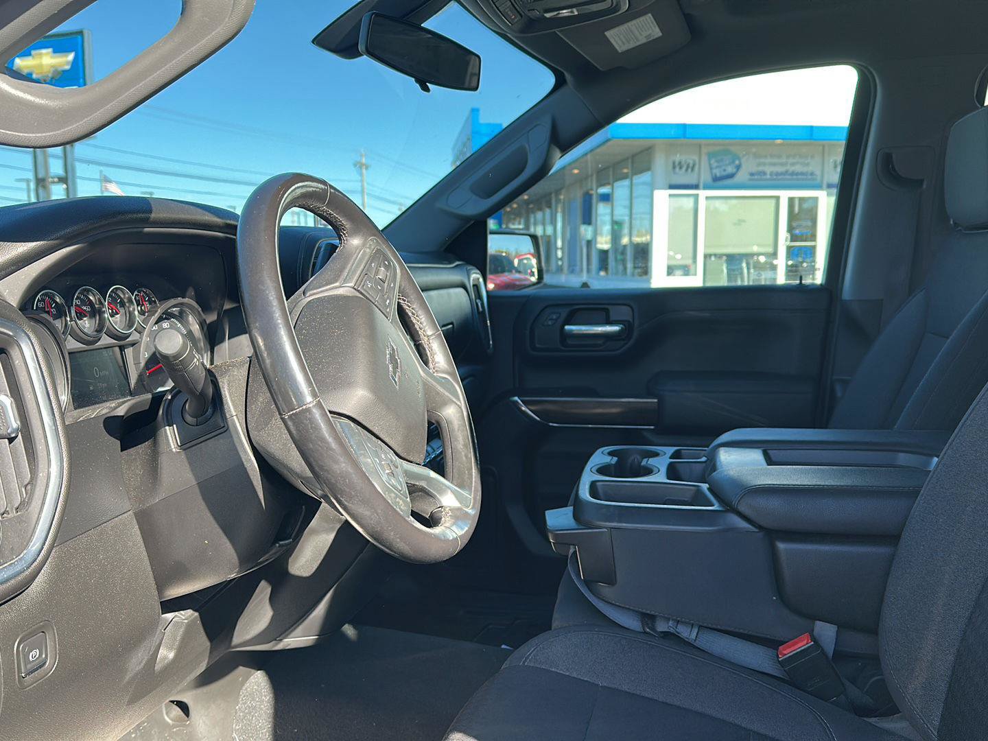 Used 2021 Chevrolet Silverado 1500 RST w/ Redline Edition AWD/4WD image 8