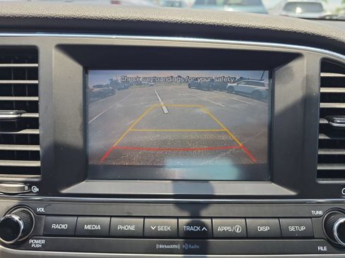Used 2017 Hyundai Elantra SE FWD image 18