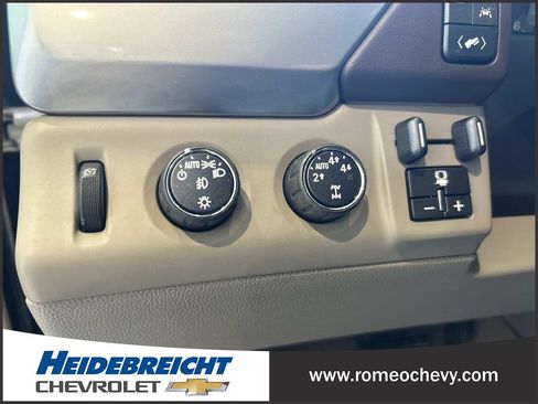 Used 2016 Chevrolet Suburban LTZ AWD/4WD image 32
