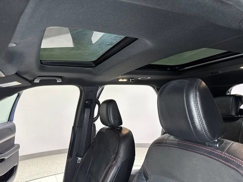 Used 2019 Ford Explorer XLT w/ Equipment Group 202A AWD/4WD image 2
