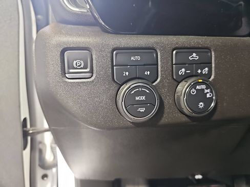 Used 2024 Chevrolet Silverado 1500 LT AWD/4WD image 26