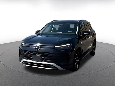 Used 2026 Volkswagen Tiguan SE FWD image 6