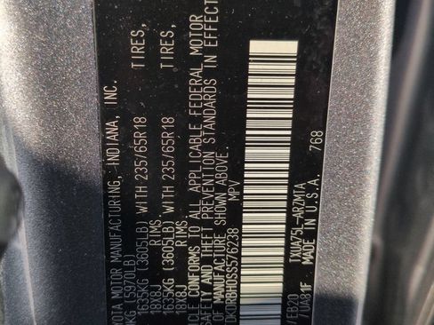Certified 2025 Toyota Highlander XLE AWD/4WD image 29