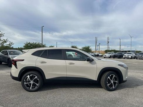 New 2026 Chevrolet Trax RS image 7