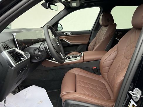 Used 2025 BMW X5 xDrive40i w/ Parking Assistance Package image 10