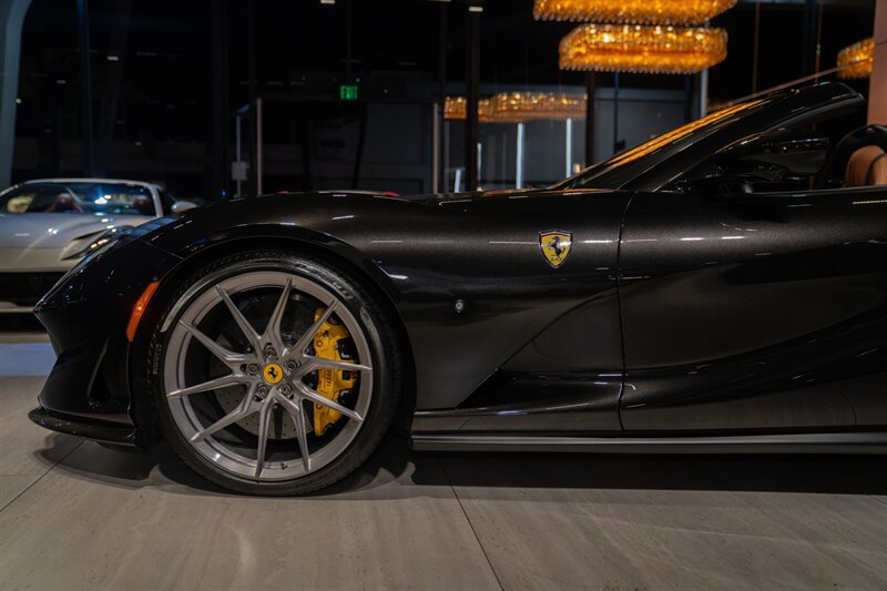 Used 2021 Ferrari 812 GTS RWD image 16
