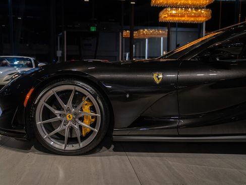Used 2021 Ferrari 812 GTS RWD image 16
