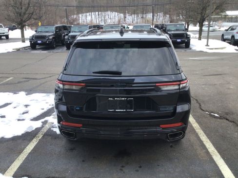 Used 2023 Jeep Grand Cherokee 30th Anniversary AWD/4WD image 6
