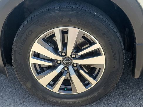 Used 2023 Nissan Pathfinder SL image 14