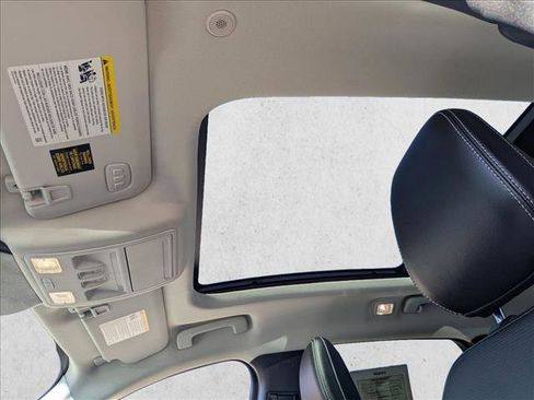 Used 2025 Ford Escape SE w/ PHEV Premium Package FWD image 16