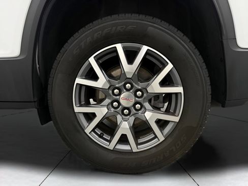 Used 2023 GMC Acadia SLT FWD image 30
