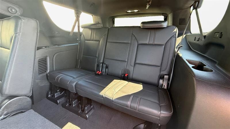 Used 2021 Chevrolet Suburban RST AWD/4WD image 24