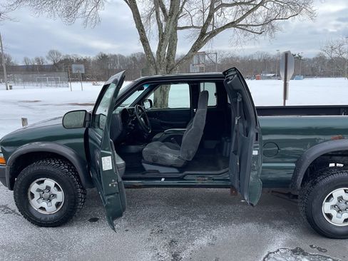 Used 2002 Chevrolet S10 Pickup LS w/ LS Preferred Equipment Group image 28