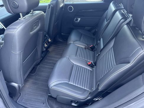 Certified 2025 Land Rover Discovery S AWD/4WD image 15