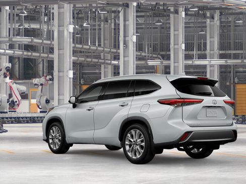 New 2026 Toyota Highlander Limited image 8