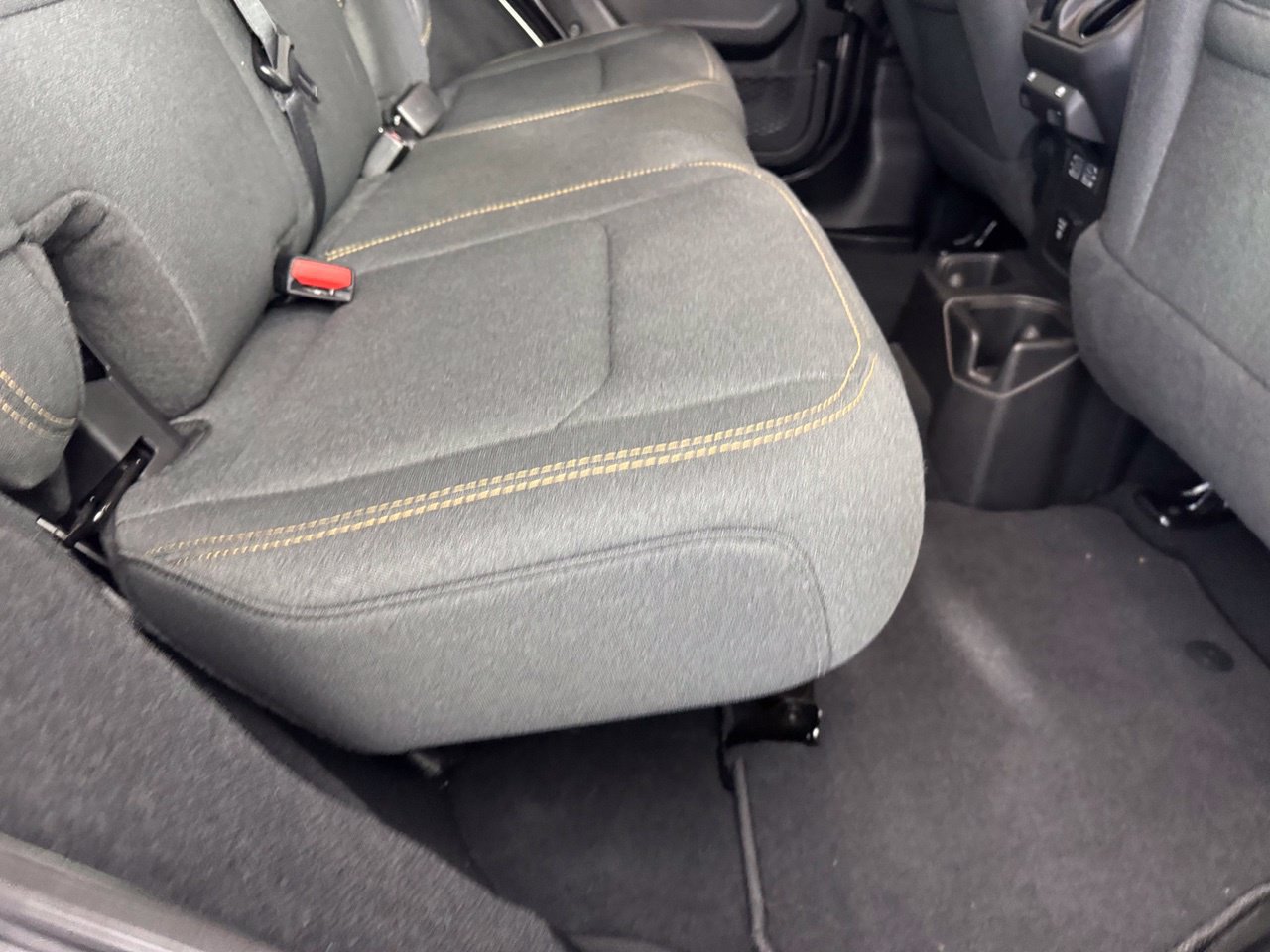 Used 2026 Jeep Wrangler Unlimited Sahara AWD/4WD image 31