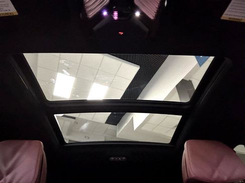 Used 2024 BMW X6 M60i w/ Dynamic Handling Package image 48