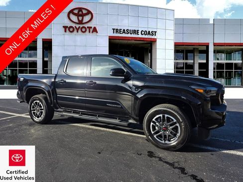 Certified 2025 Toyota Tacoma TRD Sport image 1