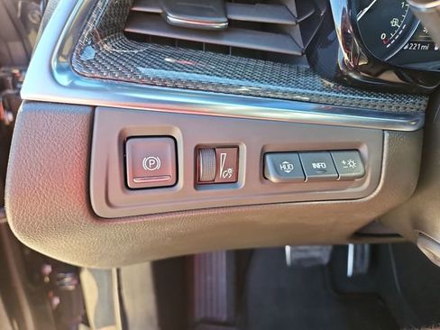 Used 2022 Cadillac XT5 Sportv w/ Technology Package image 17