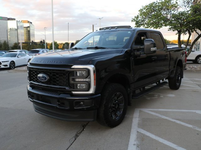 Used 2023 Ford F350 Lariat w/ Lariat Ultimate Package AWD/4WD image 3