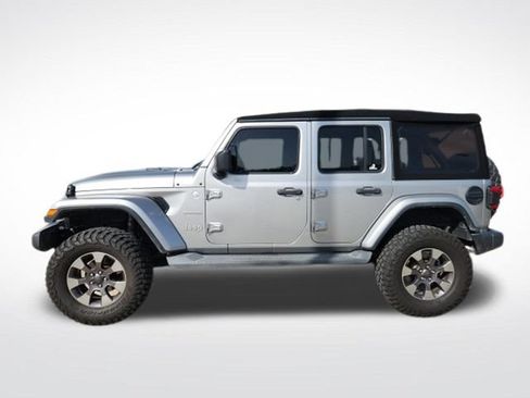 Used 2019 Jeep Wrangler Unlimited Sahara AWD/4WD image 5