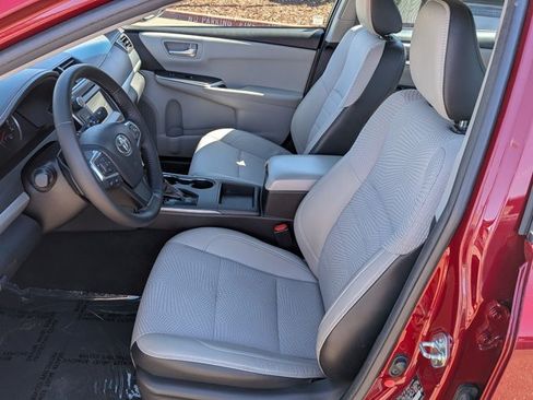 Used 2016 Toyota Camry SE FWD image 15