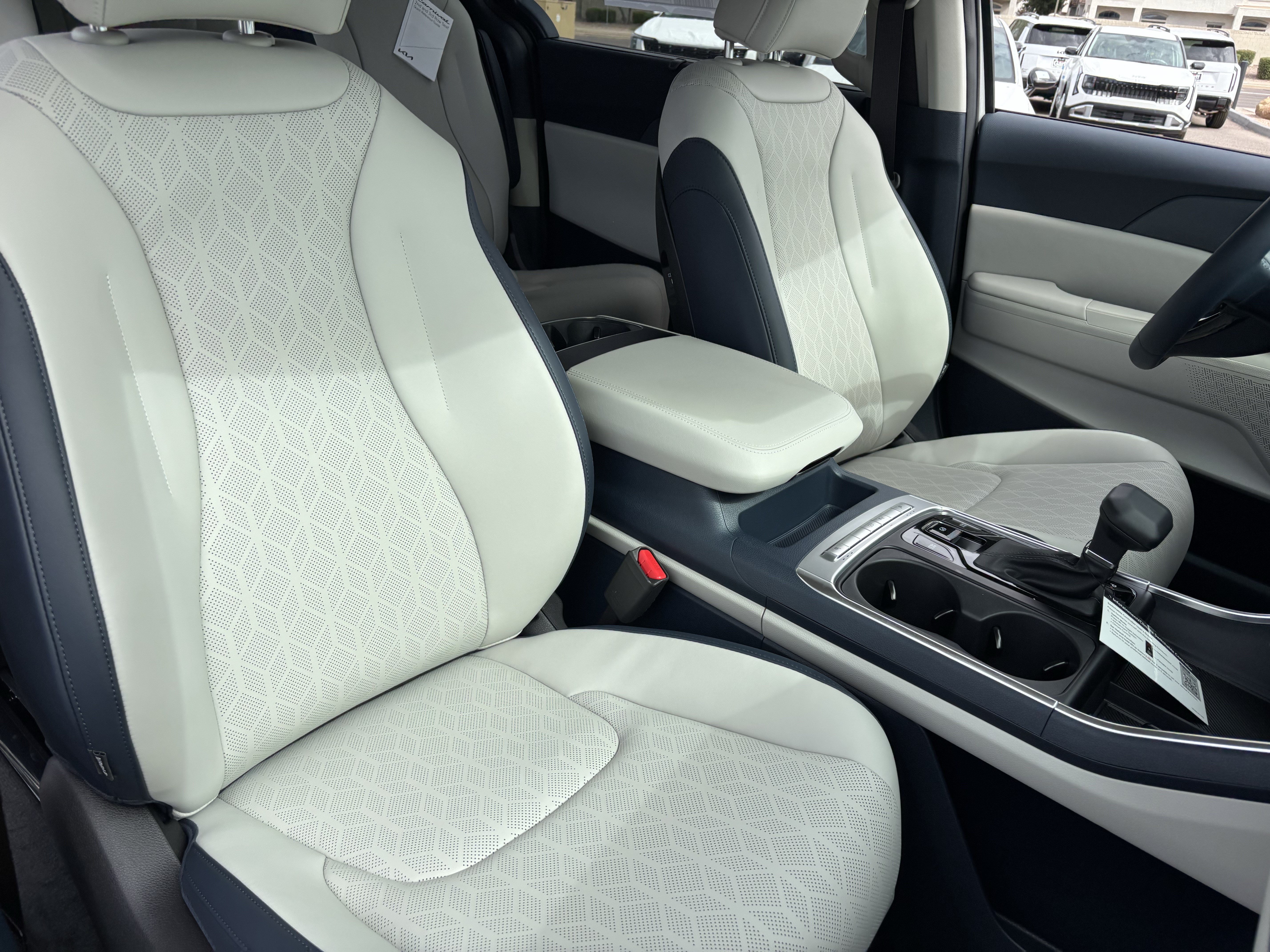 New 2026 Kia Carnival EX FWD image 8