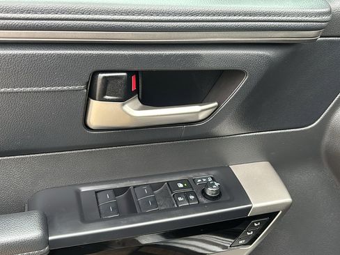 Used 2025 Toyota Tundra Limited image 29