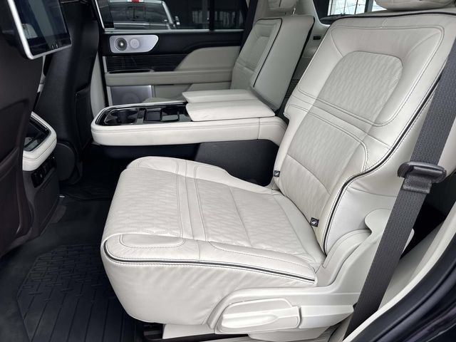 Used 2022 Lincoln Navigator Black Label AWD/4WD image 19