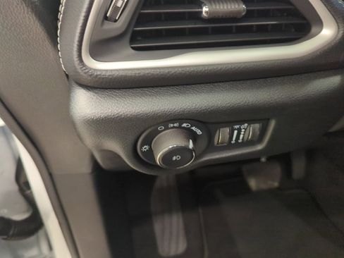 New 2026 Chrysler Pacifica Select image 17