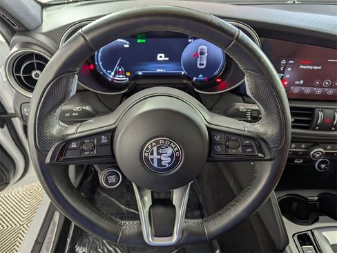 Used 2024 Alfa Romeo Giulia Veloce image 18