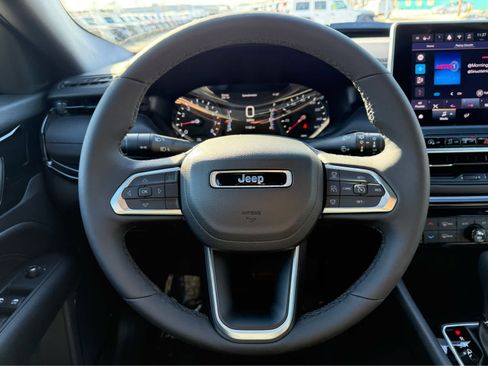 Used 2026 Jeep Compass Limited AWD/4WD image 15