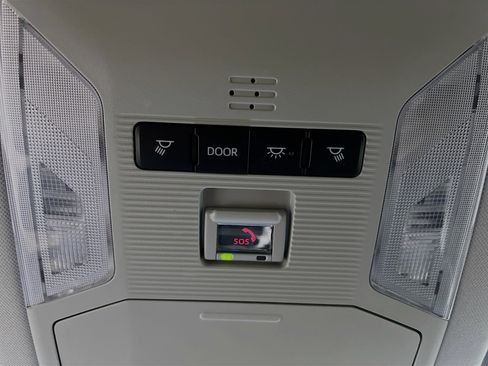 Used 2025 Toyota RAV4 LE image 21