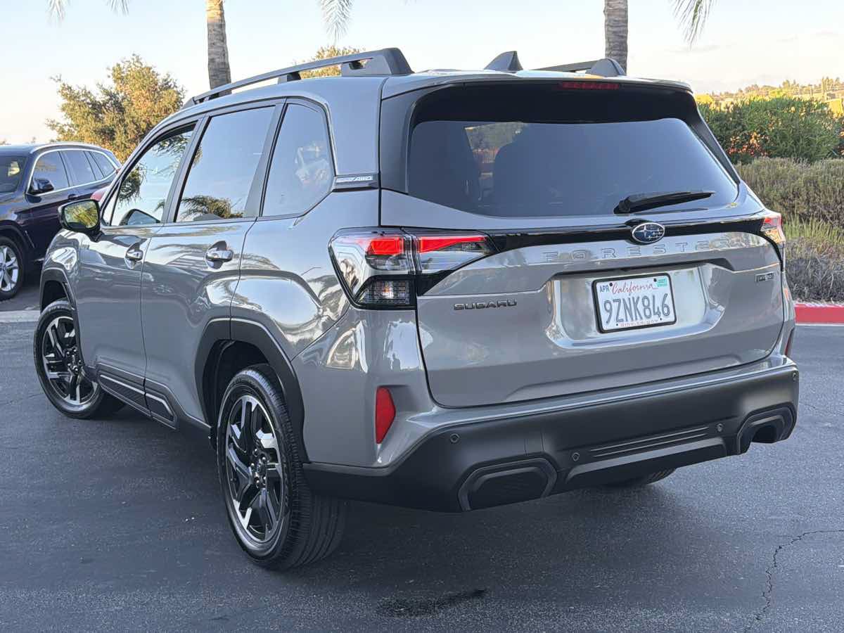 Used 2025 Subaru Forester Limited AWD/4WD image 5