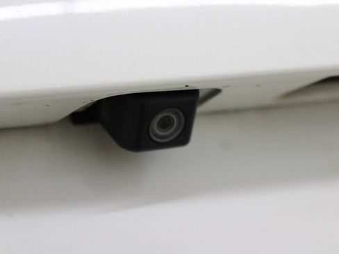 Used 2015 Toyota Prius Three image 12