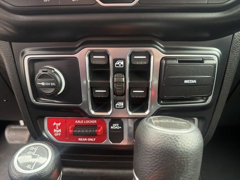 Used 2021 Jeep Gladiator Mojave image 37