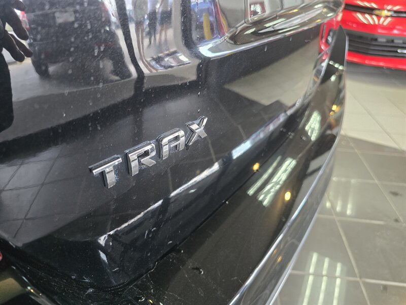 Used 2019 Chevrolet Trax LT w/ LT Convenience Package FWD image 28