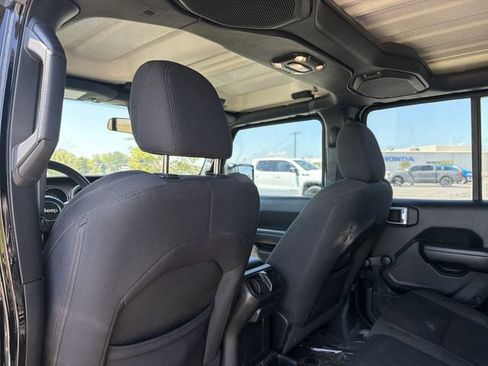 Used 2021 Jeep Gladiator Sport AWD/4WD image 12